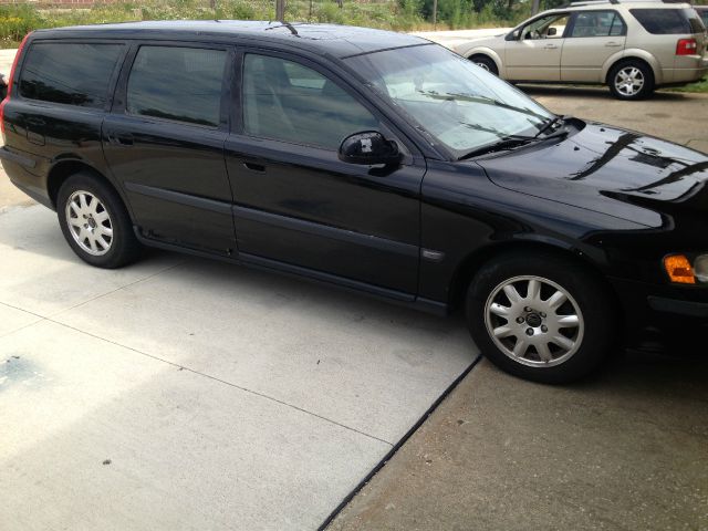 Volvo V70 2002 photo 1