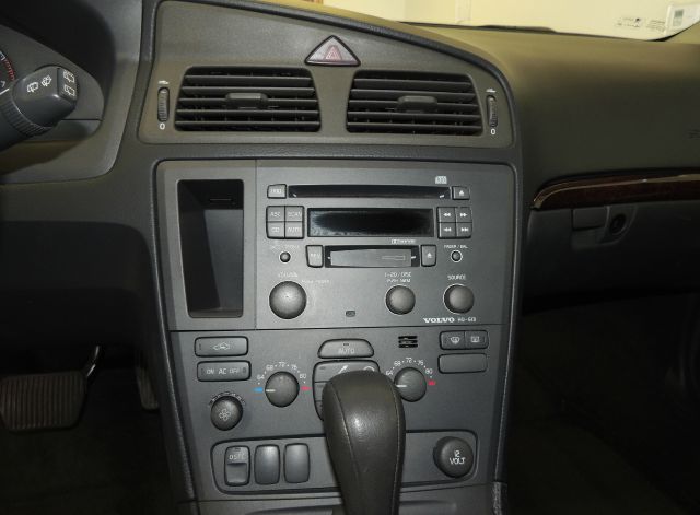 Volvo V70 2002 photo 10