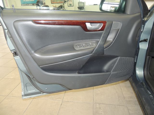 Volvo V70 2002 photo 13