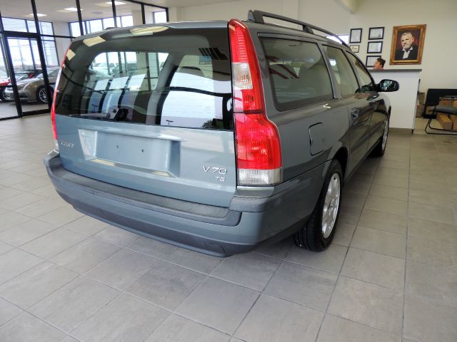 Volvo V70 2002 photo 18