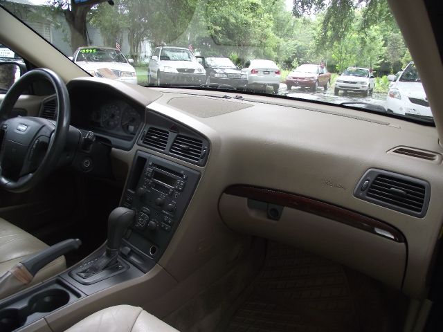 Volvo V70 2002 photo 1