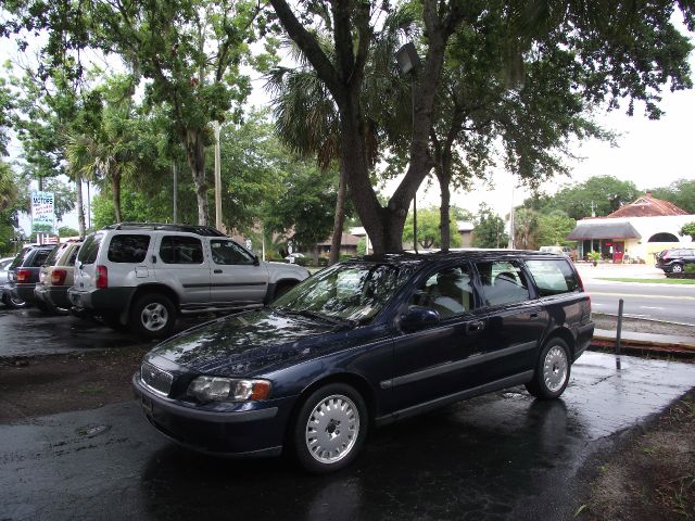 Volvo V70 2002 photo 2