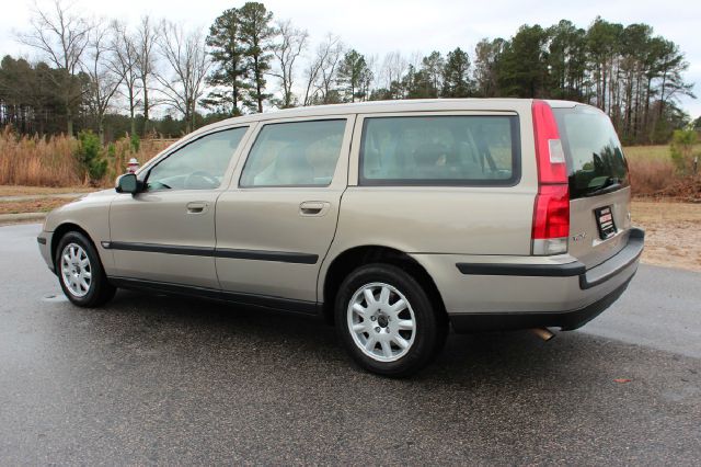 Volvo V70 2002 photo 1