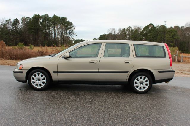 Volvo V70 2002 photo 2