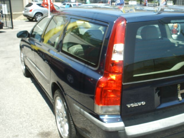 Volvo V70 2003 photo 1