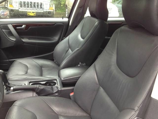 Volvo V70 2004 photo 2