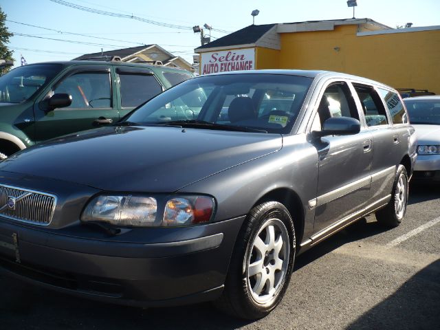 Volvo V70 2004 photo 1
