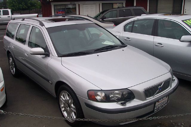 Volvo V70 2004 photo 1