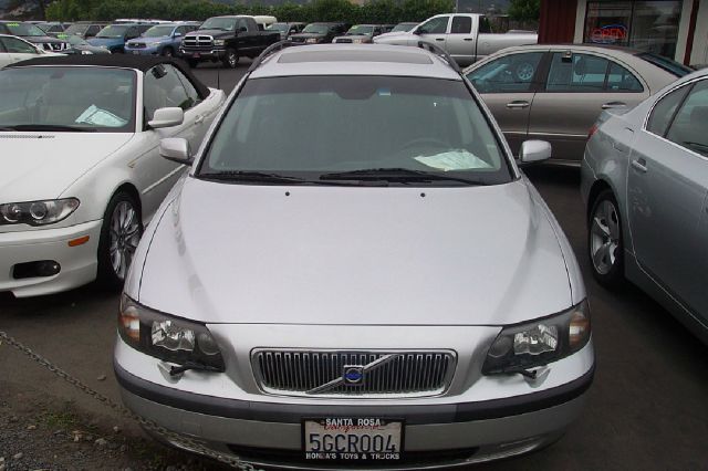 Volvo V70 2004 photo 2