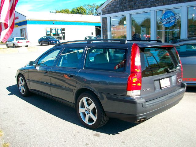 Volvo V70 2004 photo 1