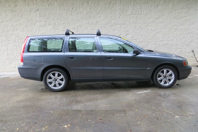 Volvo V70 2004 photo 1