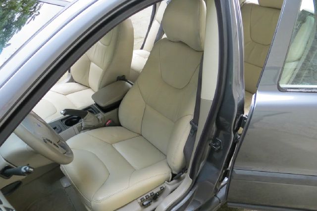 Volvo V70 2004 photo 2