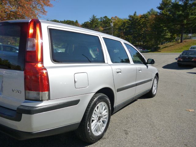 Volvo V70 2004 photo 1