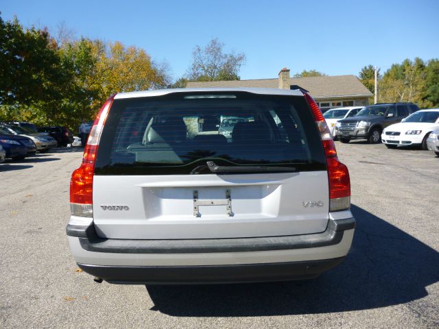 Volvo V70 2004 photo 2