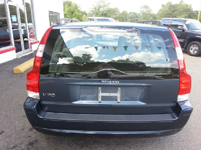 Volvo V70 2005 photo 1