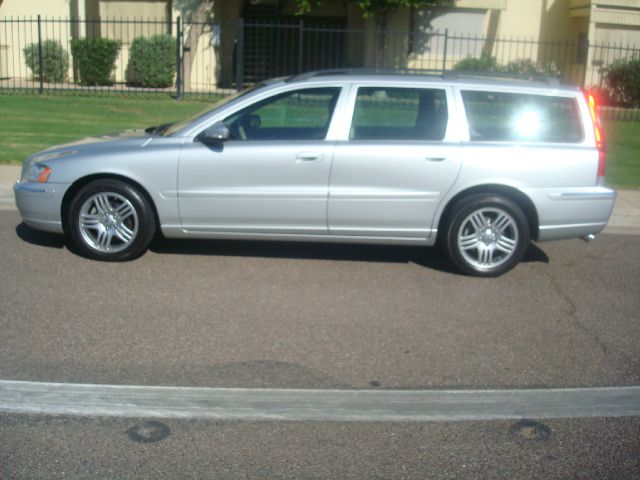 Volvo V70 2007 photo 2