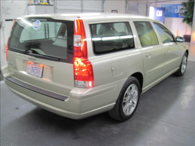 Volvo V70 2007 photo 1
