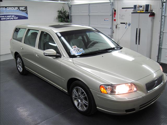 Volvo V70 2007 photo 2