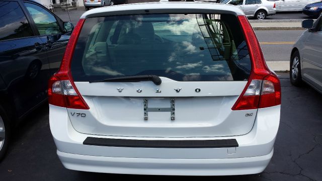 Volvo V70 2008 photo 4