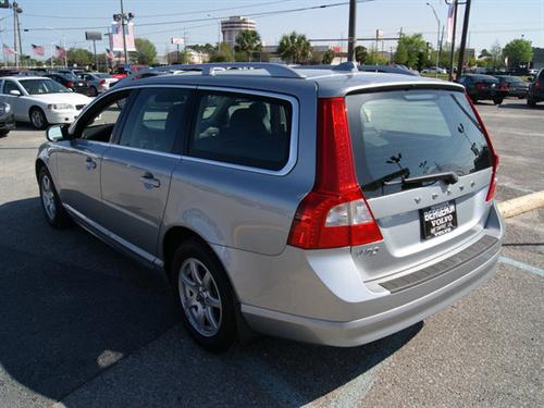 Volvo V70 2009 photo 2