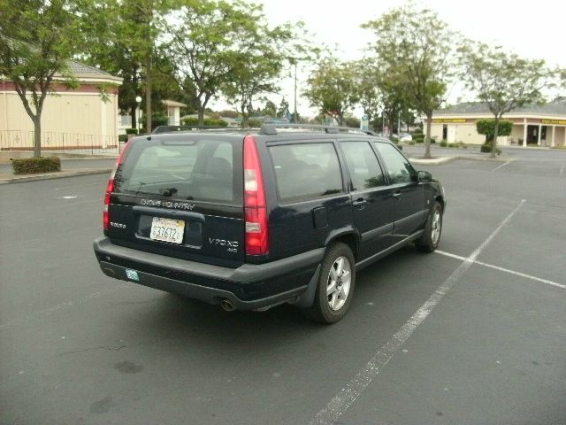 Volvo V70 XC 1999 photo 1