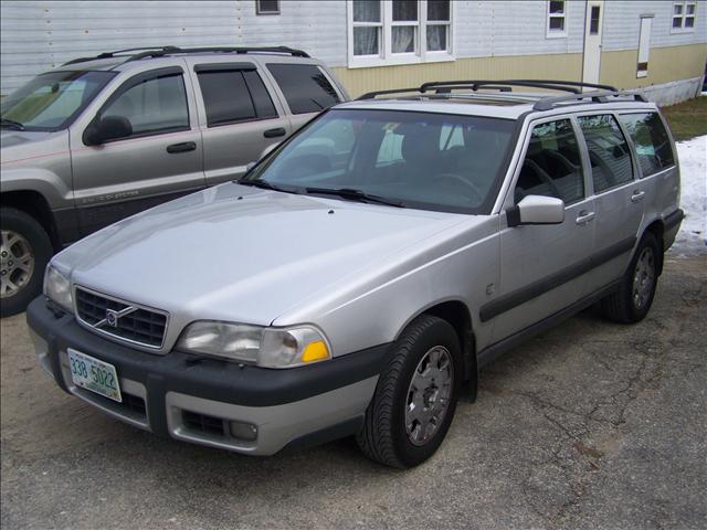 Volvo V70 XC 2000 photo 1