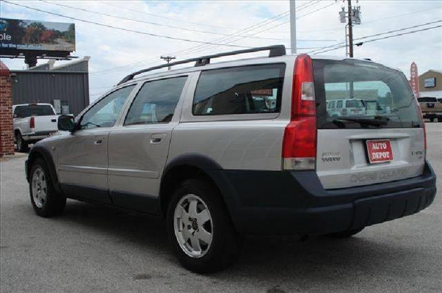 Volvo V70 XC 2001 photo 1