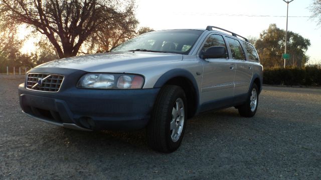 Volvo V70 XC EX - DUAL Power Doors SUV