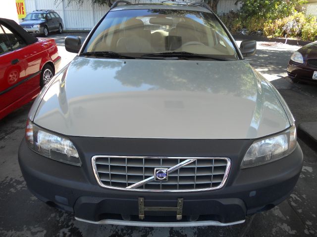 Volvo V70 XC 2001 photo 2