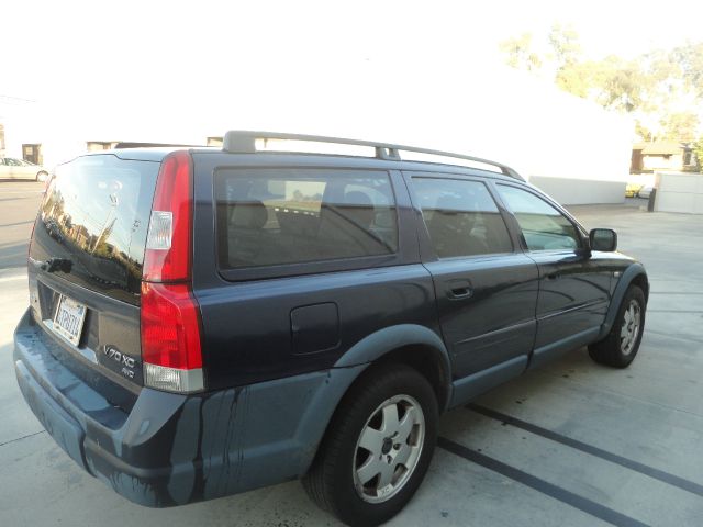 Volvo V70 XC 2001 photo 4