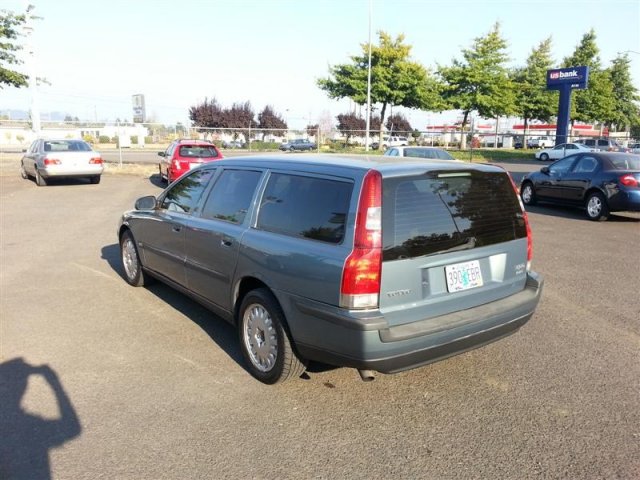 Volvo V70 XC 2001 photo 1