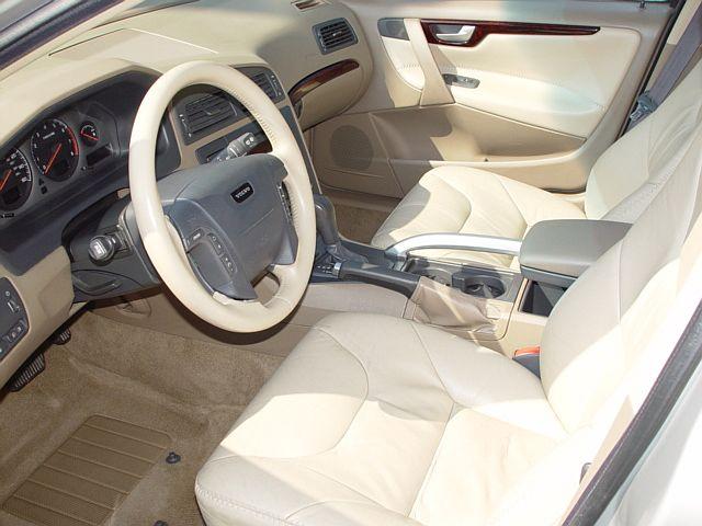 Volvo V70 XC SLT Denali AWD Sport Utility