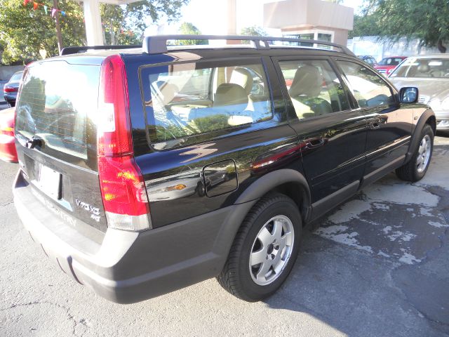 Volvo V70 XC 2002 photo 2