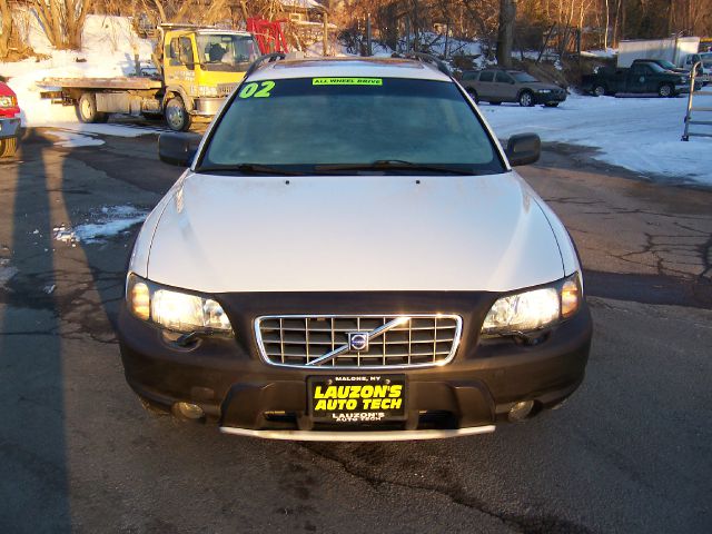 Volvo V70 XC 2002 photo 2