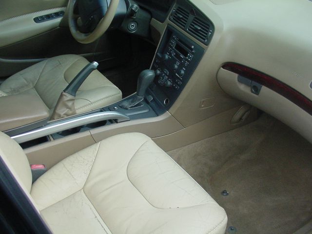 Volvo V70 XC 2002 photo 11