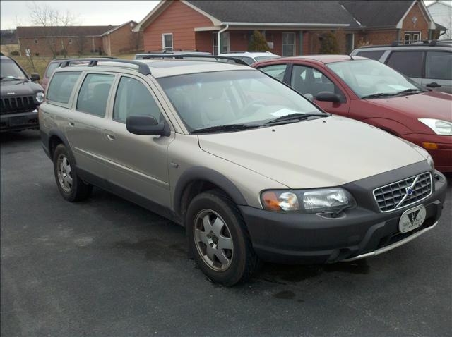 Volvo V70 XC 2002 photo 1