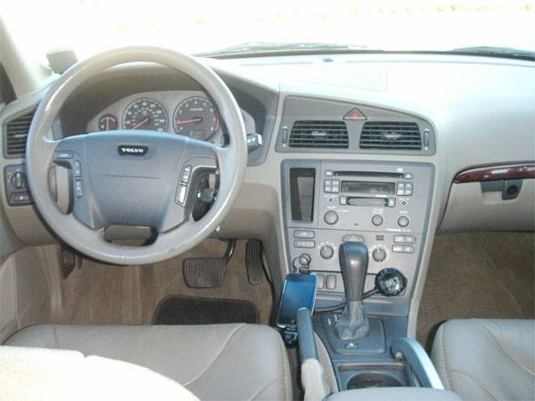 Volvo V70 XC 2002 photo 4