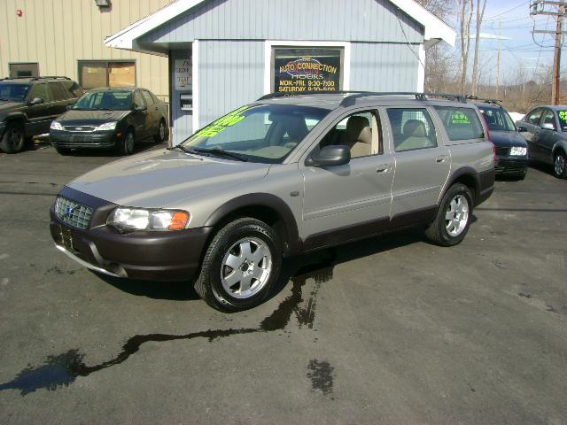 Volvo V70 XC Base Sport Utility