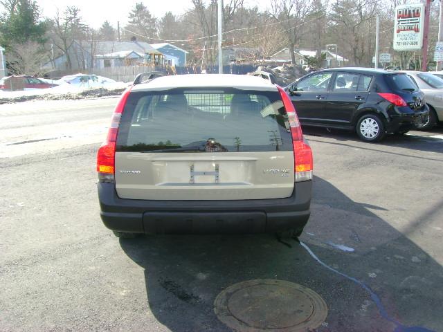 Volvo V70 XC 2002 photo 4