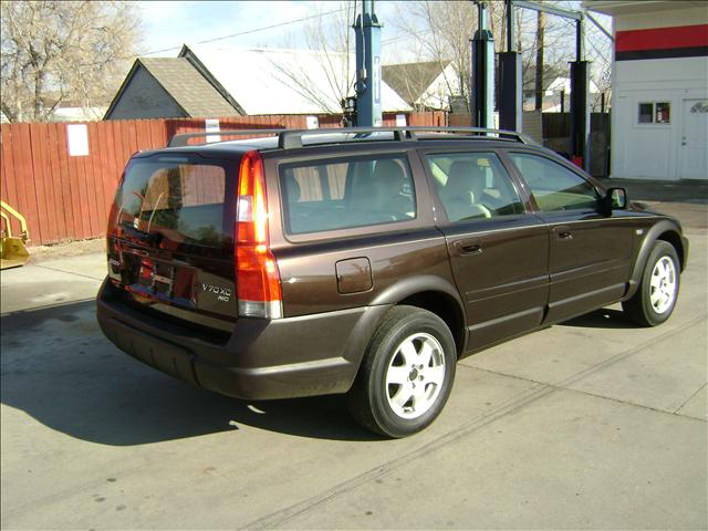 Volvo V70 XC 2002 photo 1