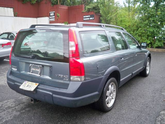 Volvo V70 XC 2002 photo 2