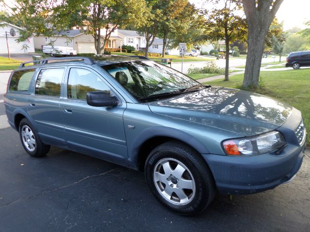 Volvo V70 XC EX - DUAL Power Doors SUV