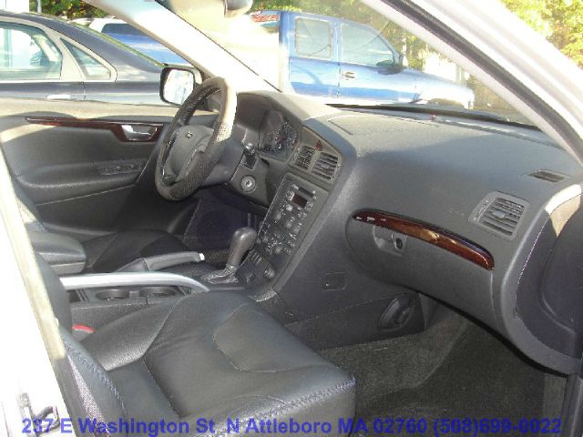 Volvo V70 XC 2002 photo 3