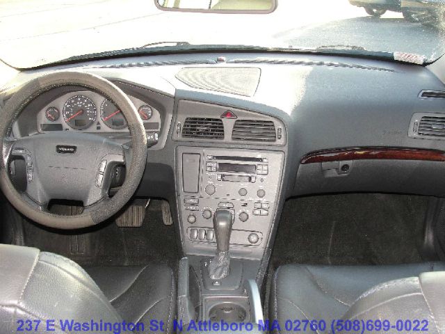Volvo V70 XC 2002 photo 4