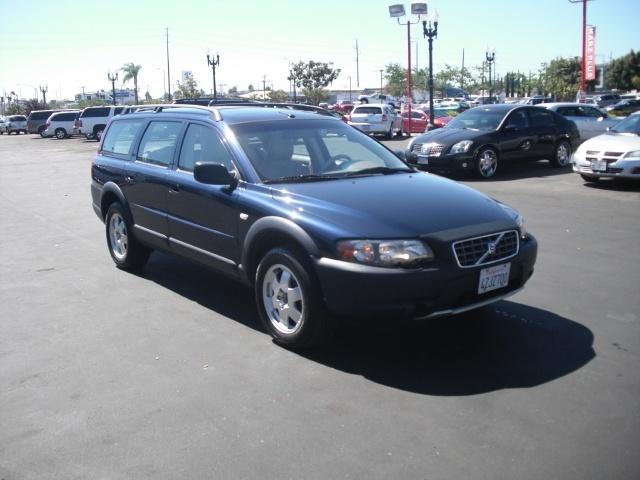 Volvo V70 XC 2002 photo 2