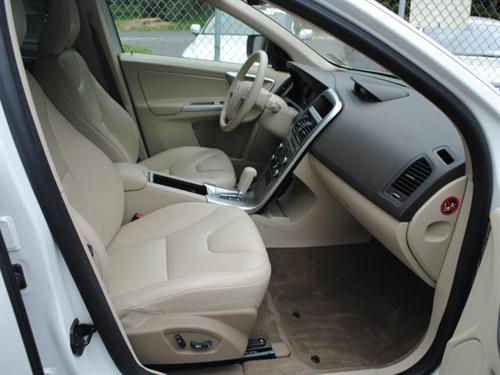 Volvo XC60 2010 photo 3