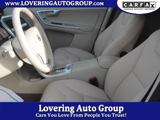 Volvo XC60 Base Unspecified