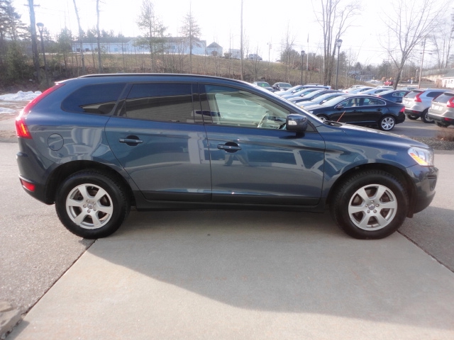 Volvo XC60 2010 photo 1