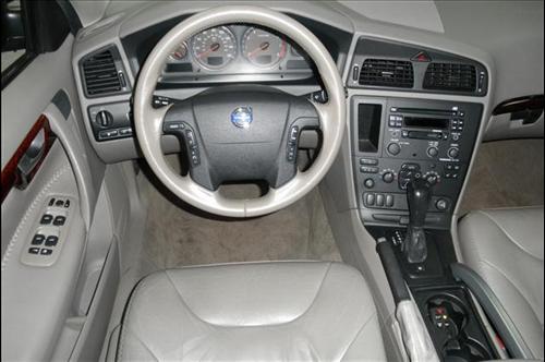 Volvo XC70 2004 photo 2