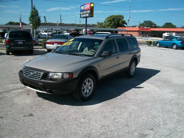 Volvo XC70 2004 photo 1